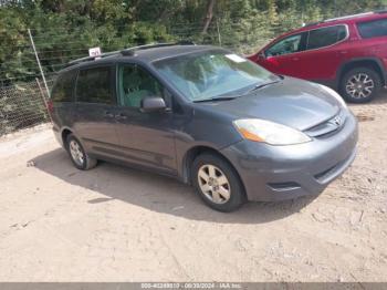  Salvage Toyota Sienna