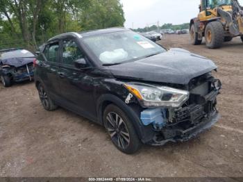  Salvage Nissan Kicks