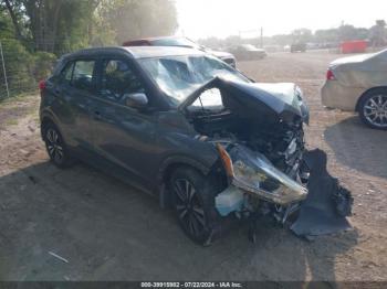  Salvage Nissan Kicks