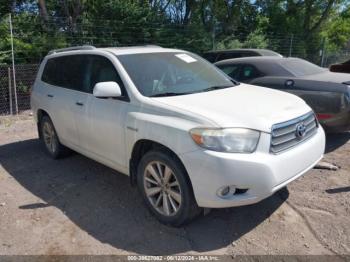  Salvage Toyota Highlander