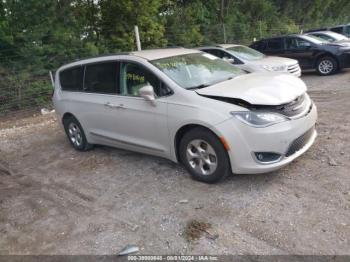  Salvage Chrysler Pacifica