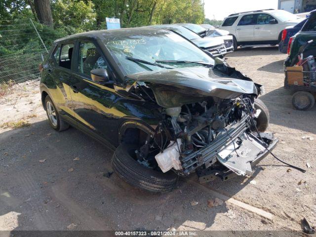  Salvage Nissan Kicks