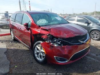  Salvage Chrysler Pacifica