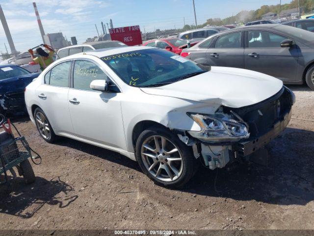  Salvage Nissan Maxima