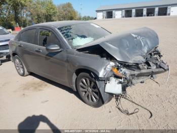  Salvage Chrysler 200