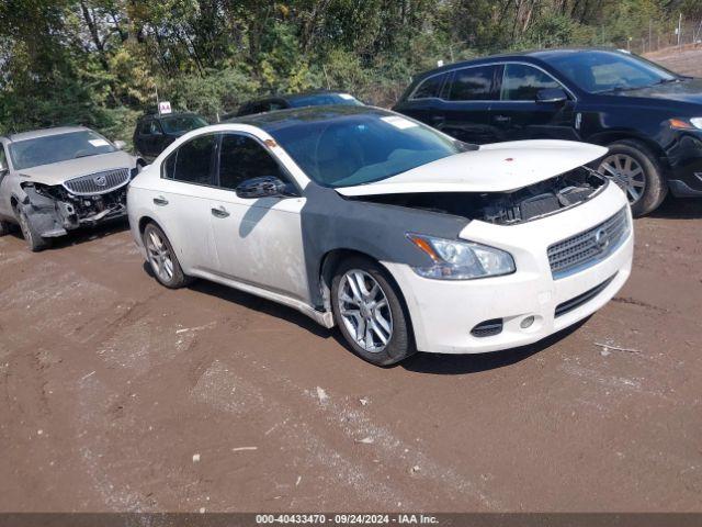  Salvage Nissan Maxima