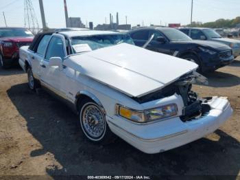  Salvage Lincoln Towncar