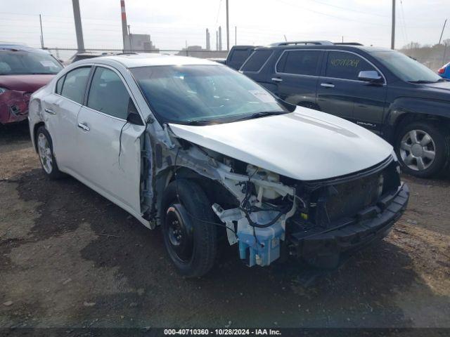  Salvage Nissan Maxima