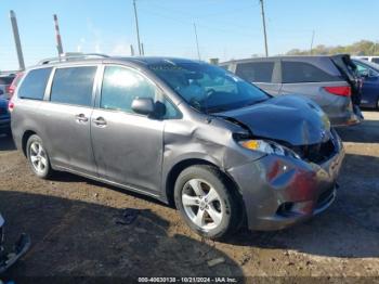  Salvage Toyota Sienna