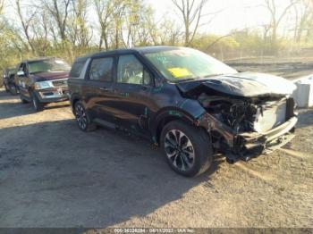  Salvage Kia Carnival