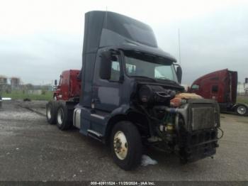  Salvage Volvo Vnr