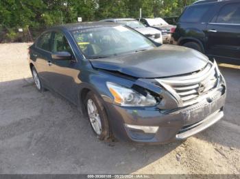  Salvage Nissan Altima