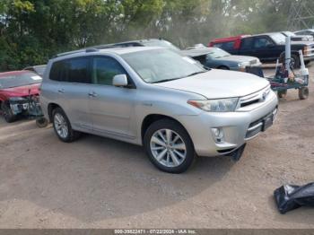  Salvage Toyota Highlander