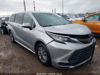  Salvage Toyota Sienna