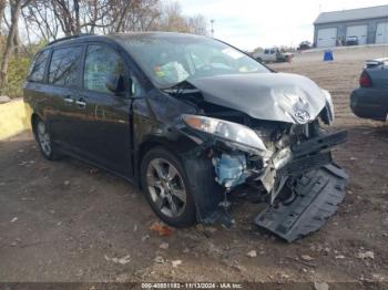  Salvage Toyota Sienna