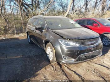  Salvage Chrysler Pacifica