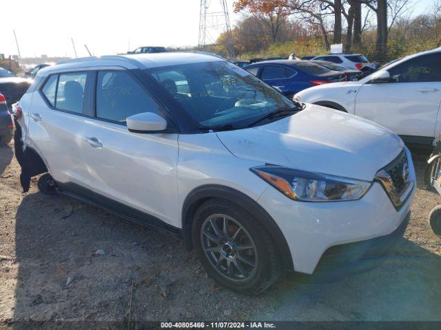  Salvage Nissan Kicks