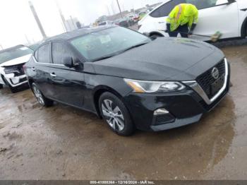  Salvage Nissan Altima