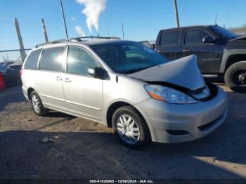  Salvage Toyota Sienna