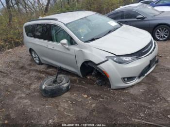  Salvage Chrysler Pacifica