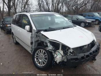  Salvage Toyota Sienna