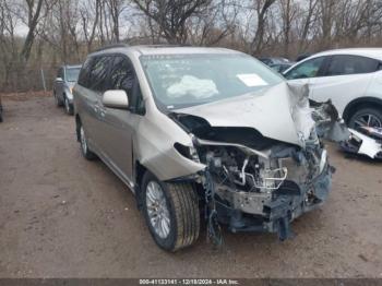  Salvage Toyota Sienna