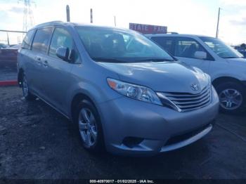  Salvage Toyota Sienna