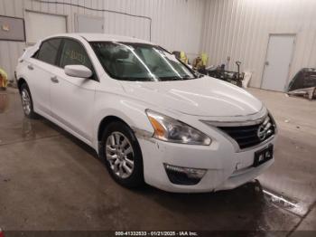  Salvage Nissan Altima