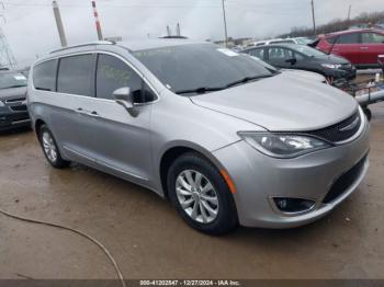  Salvage Chrysler Pacifica