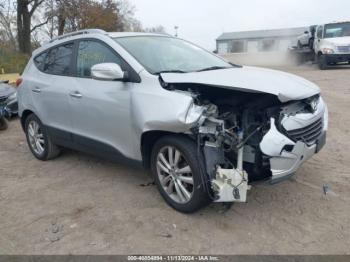  Salvage Hyundai TUCSON