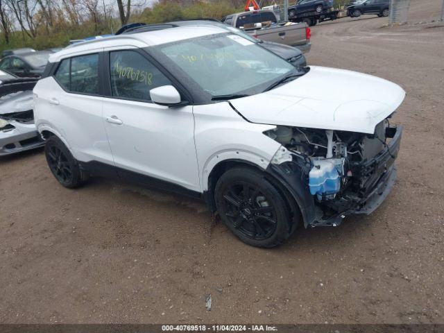  Salvage Nissan Kicks