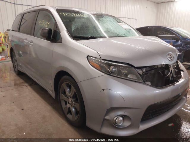  Salvage Toyota Sienna