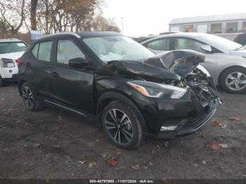  Salvage Nissan Kicks