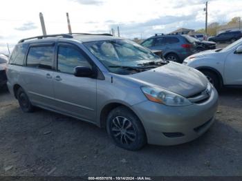  Salvage Toyota Sienna