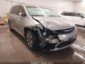  Salvage Chrysler Pacifica