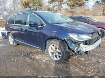  Salvage Chrysler Pacifica