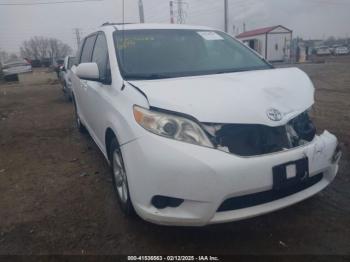  Salvage Toyota Sienna