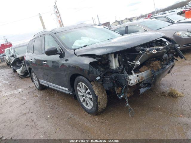  Salvage Nissan Pathfinder