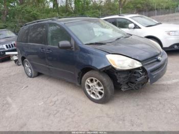  Salvage Toyota Sienna