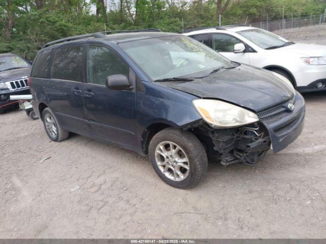 Salvage Toyota Sienna