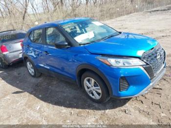  Salvage Nissan Kicks