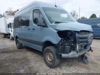  Salvage Mercedes-Benz Sprinter 2500