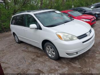  Salvage Toyota Sienna