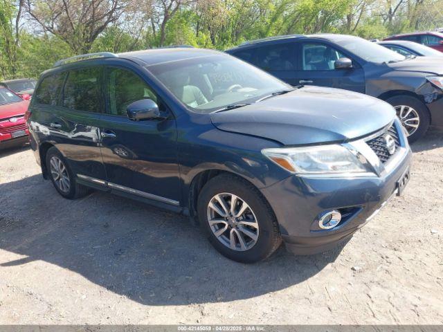  Salvage Nissan Pathfinder