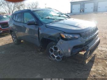  Salvage Jeep Compass