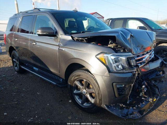  Salvage Ford Expedition
