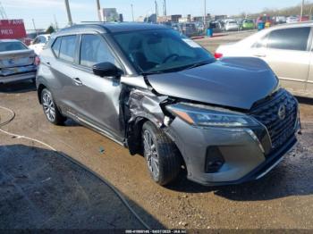 Salvage Nissan Kicks
