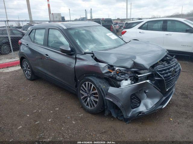  Salvage Nissan Kicks
