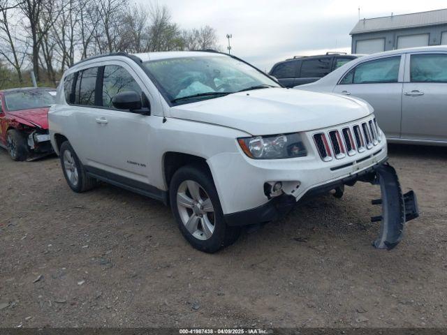  Salvage Jeep Compass