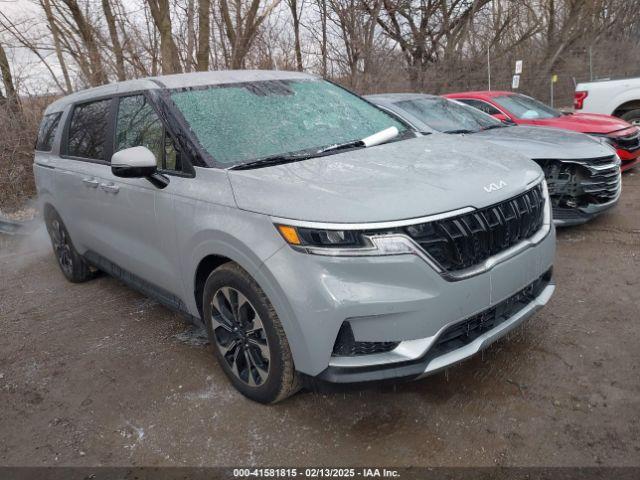  Salvage Kia Carnival